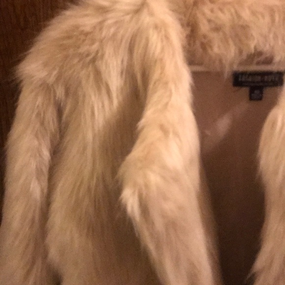 Fur jacket - Picture 4 of 8